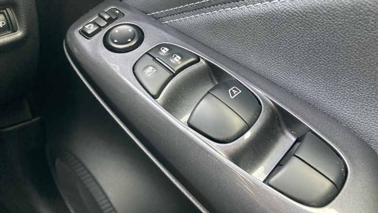 Nissan Juke 1.0 DiG-T 114 Tekna 5dr DCT Petrol Hatchback